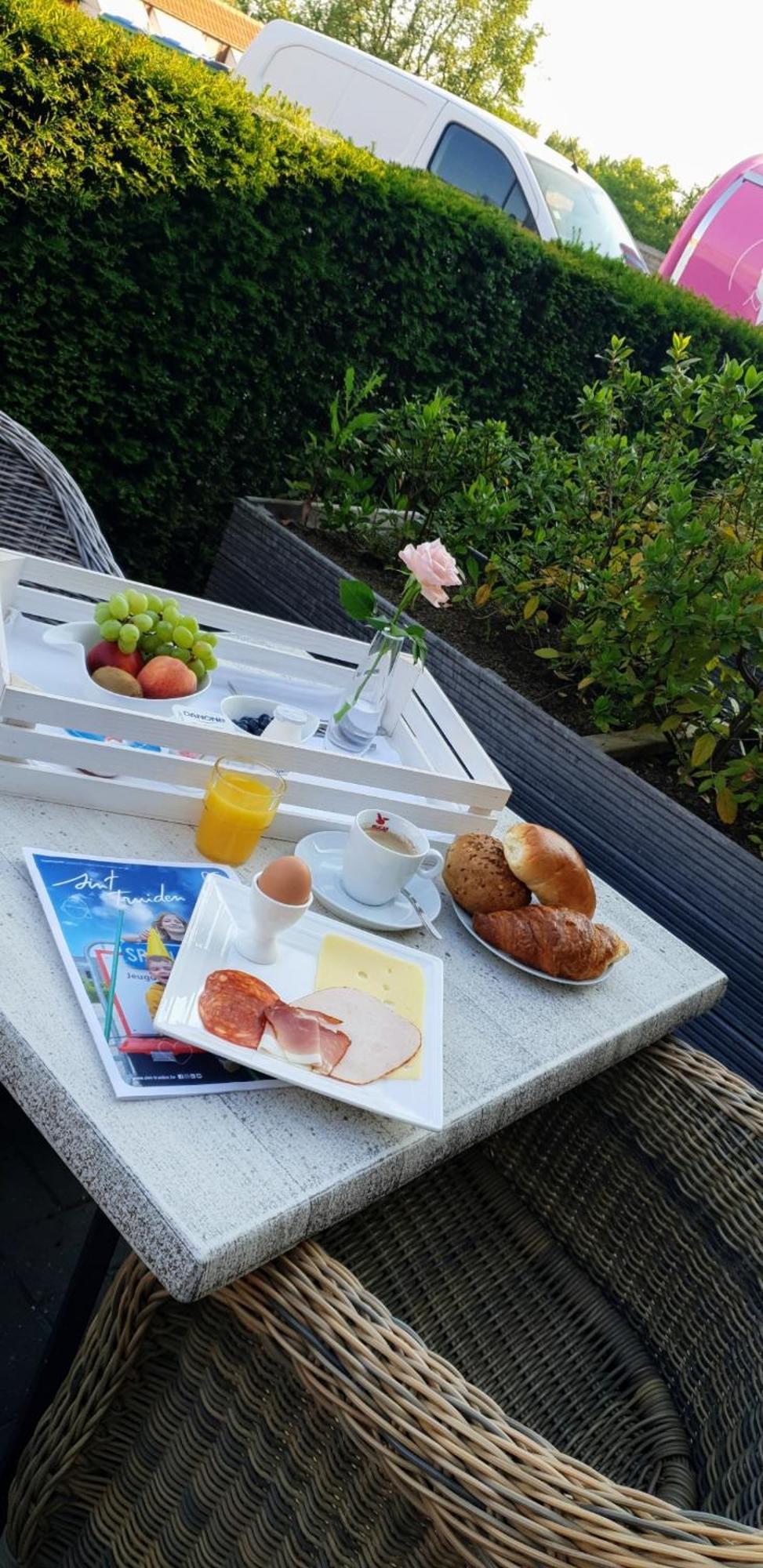 Belrom Hotel Sint-Truiden Bagian luar foto