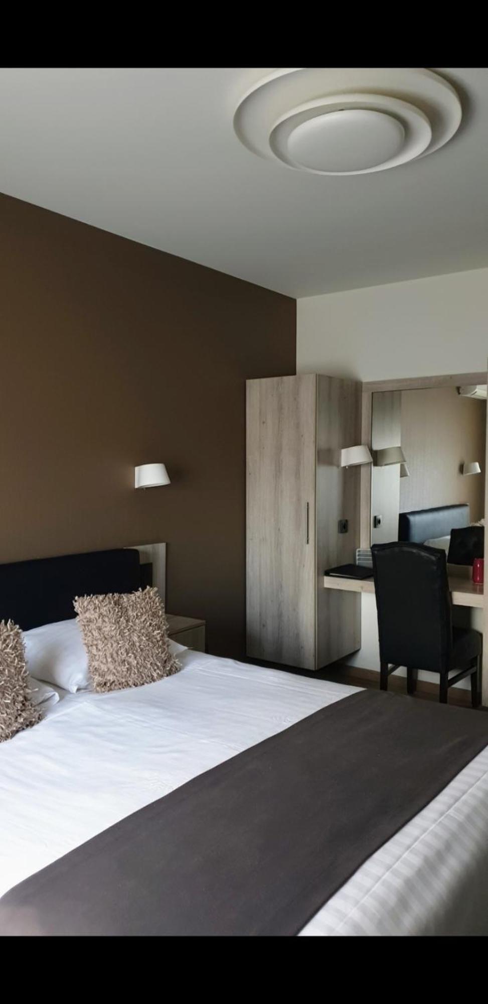 Belrom Hotel Sint-Truiden Bagian luar foto