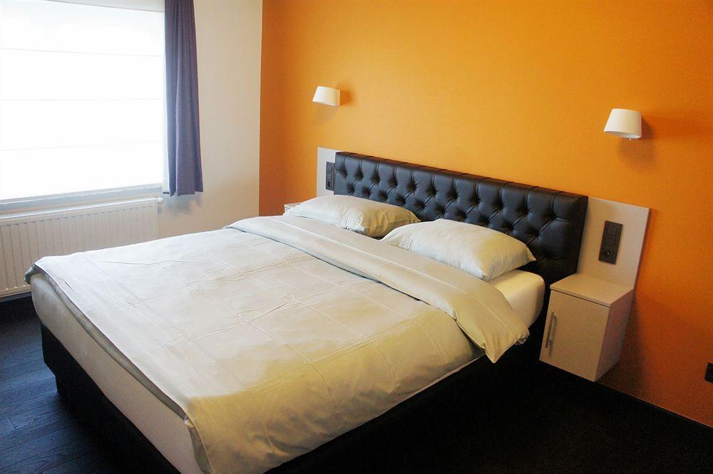 Belrom Hotel Sint-Truiden Bagian luar foto