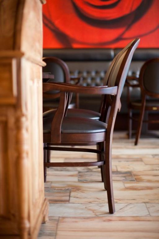 Belrom Hotel Sint-Truiden Bagian luar foto