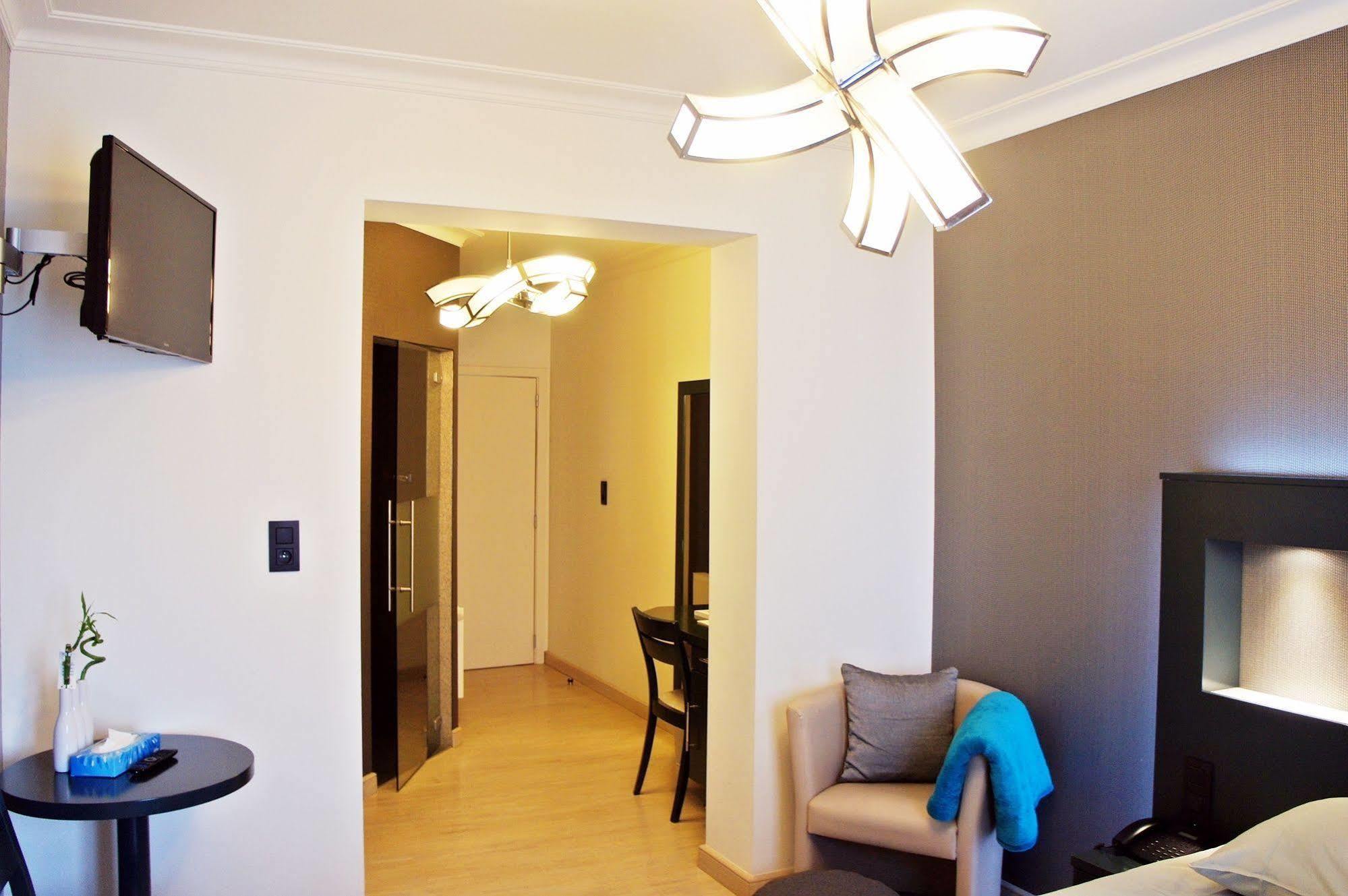 Belrom Hotel Sint-Truiden Bagian luar foto