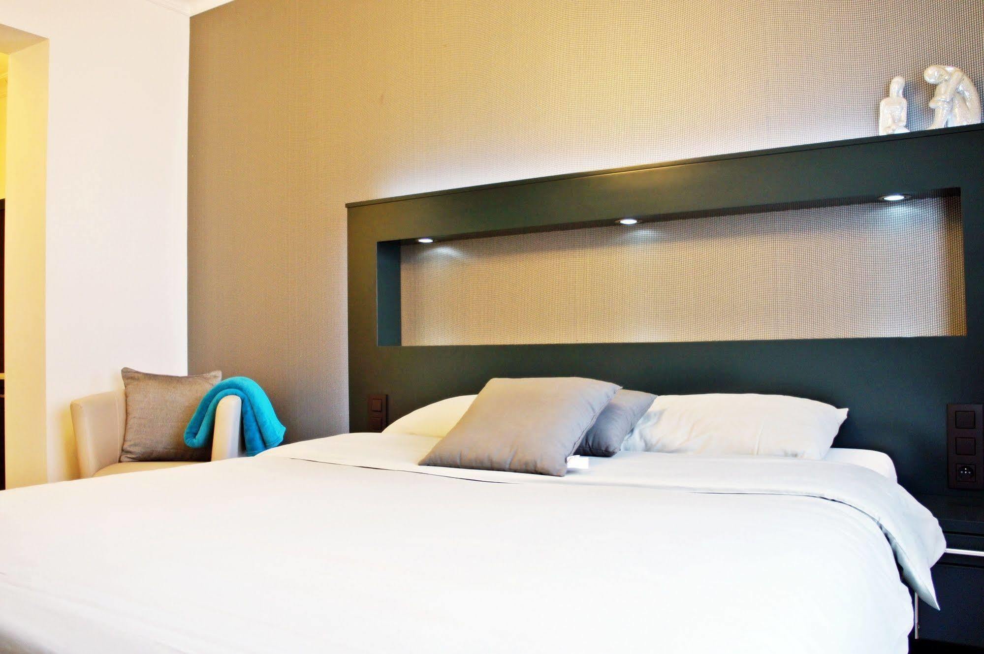 Belrom Hotel Sint-Truiden Bagian luar foto