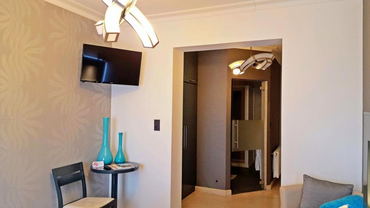 Belrom Hotel Sint-Truiden Bagian luar foto